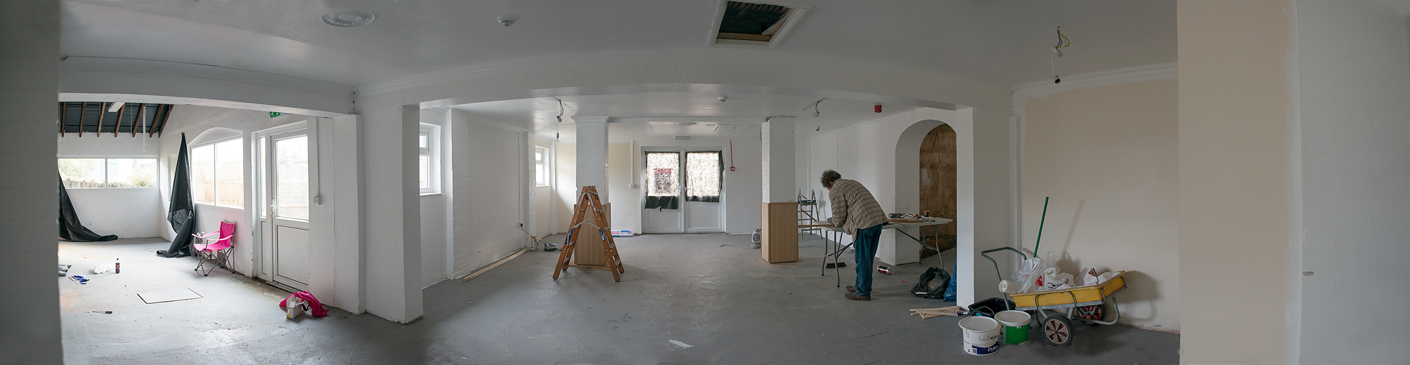 viewing room into shooting room Pano 001