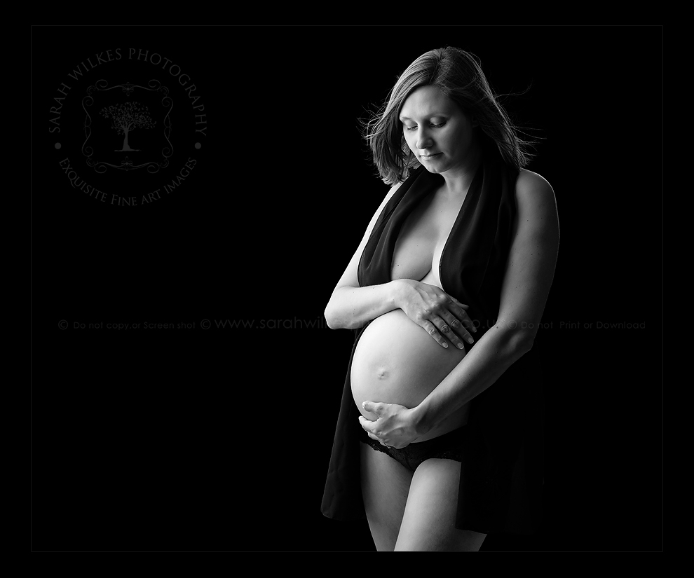 Nottinghamshire maternity and Newborn Photographer